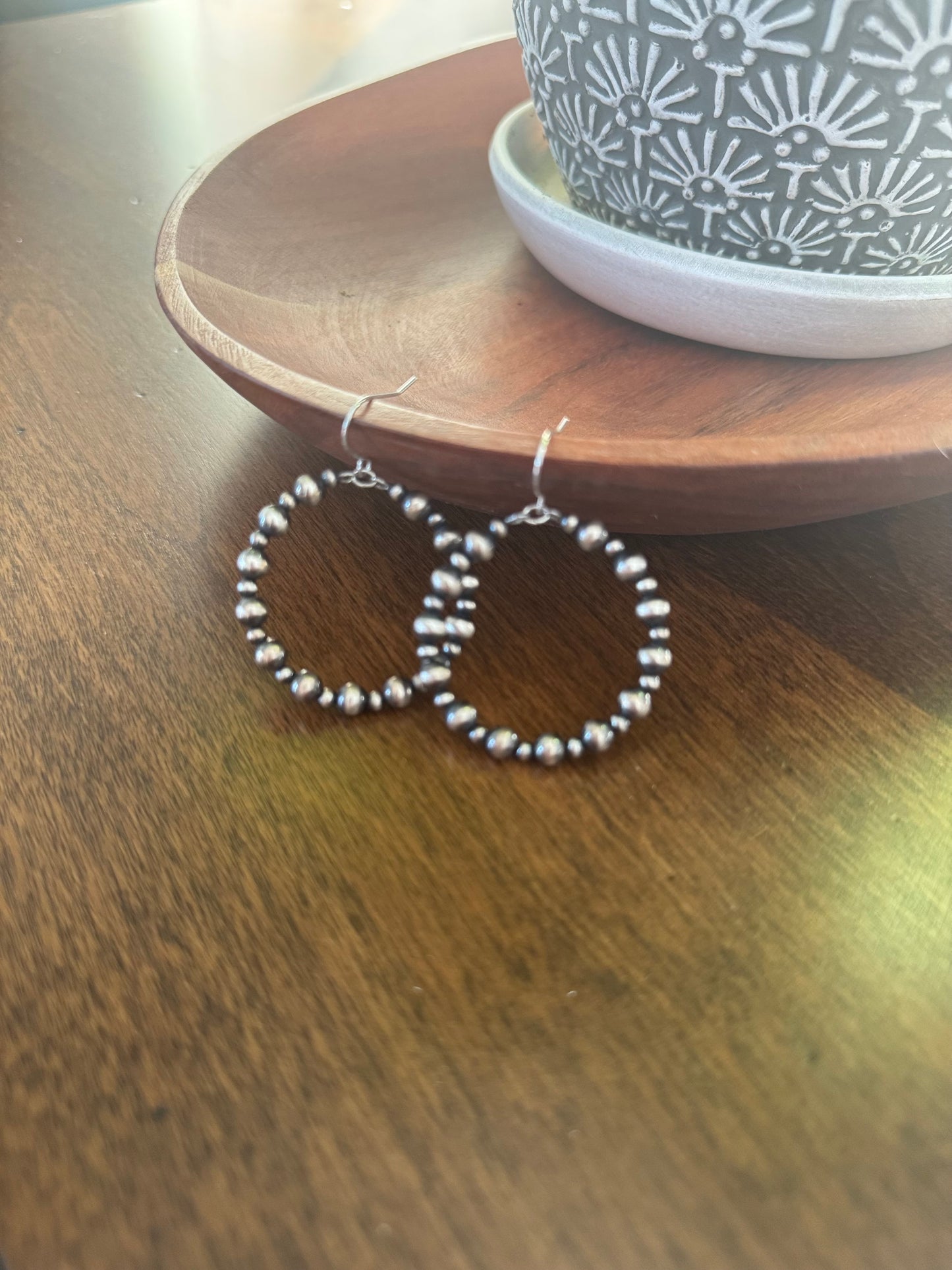 Navajo Pearl hoop (1 1/4") 2402