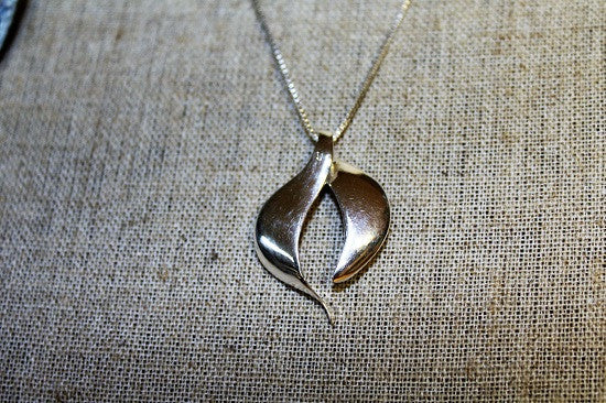 Sterling Silver ribbon slide pendant on a 24" sterling silver box chain